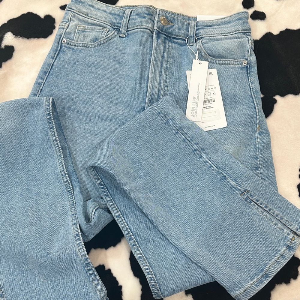 Light Blue High-Waisted Women Jeans